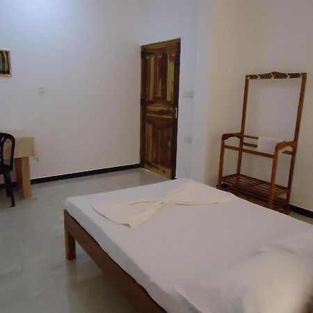 Hotel Glee Trincomalee Eksteriør billede