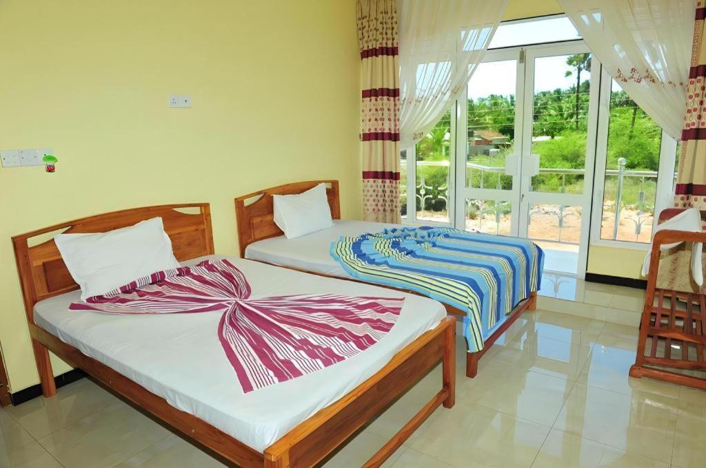 Hotel Glee Trincomalee Eksteriør billede
