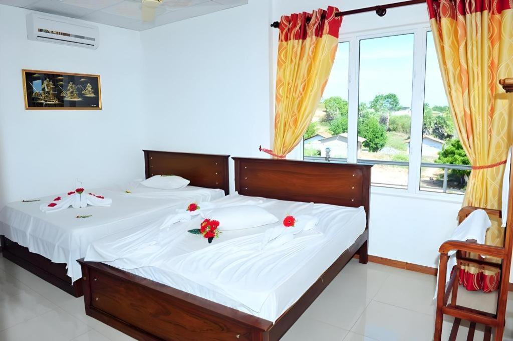 Hotel Glee Trincomalee Eksteriør billede