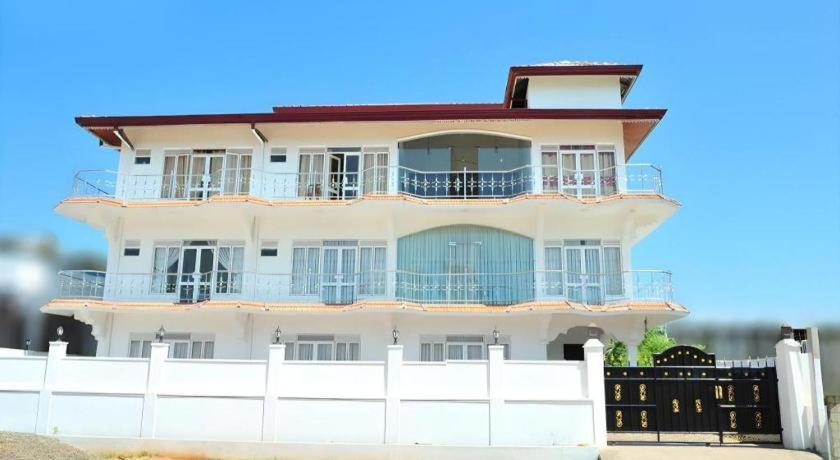 Hotel Glee Trincomalee Eksteriør billede