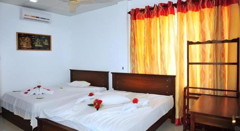 Hotel Glee Trincomalee Eksteriør billede