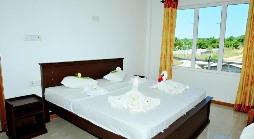 Hotel Glee Trincomalee Eksteriør billede