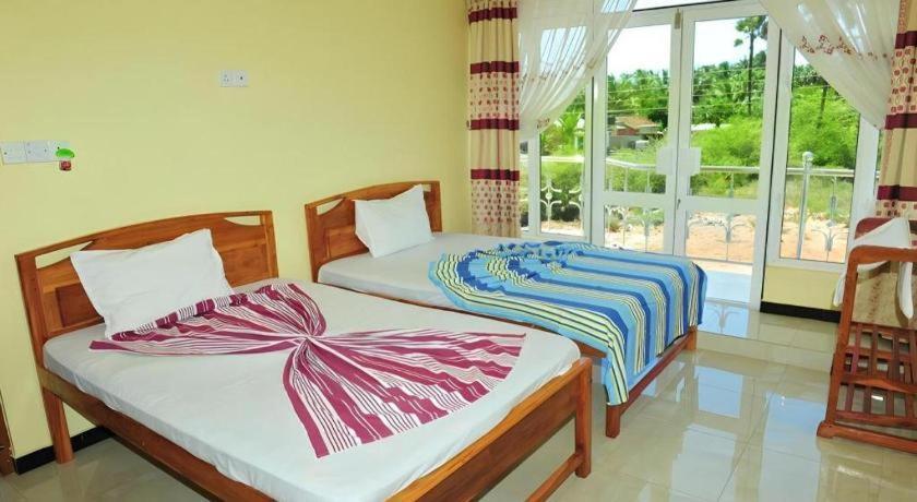 Hotel Glee Trincomalee Eksteriør billede