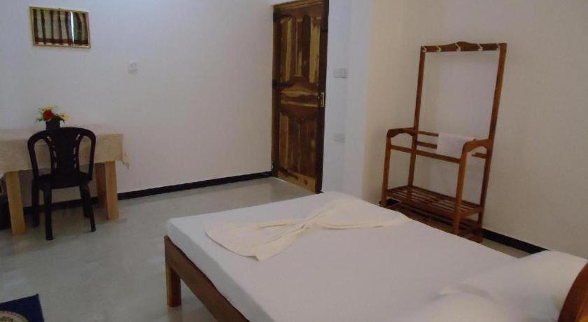 Hotel Glee Trincomalee Eksteriør billede